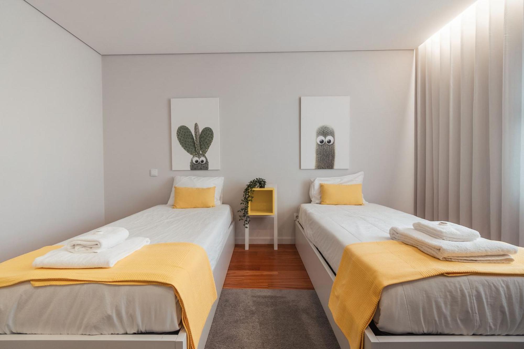 Porto & Douro Vista Apartments By Inviting Valbom  Exterior photo